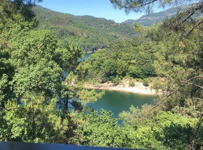 펜션 Sobreiro Valley - Casa Firmino 비에이라도미노